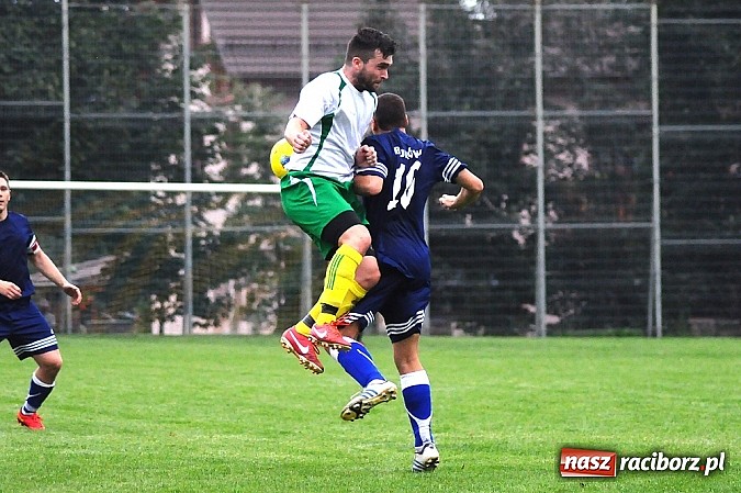 Zdjęcie w galerii na portalu naszraciborz.pl: Zła passa Ocic. Buków wyrwał punkty w końcówce wiadomości z regionu