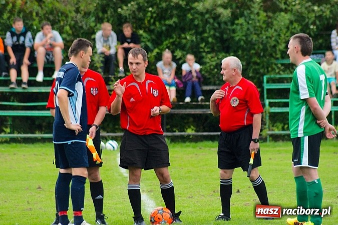 Zdjęcie w galerii na portalu naszraciborz.pl: Nerwowa kanonada w Rudniku. Derby gminy dla Zrywu wiadomości z regionu
