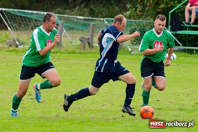 Zdjęcie w galerii na portalu naszraciborz.pl: Nerwowa kanonada w Rudniku. Derby gminy dla Zrywu wiadomości z regionu