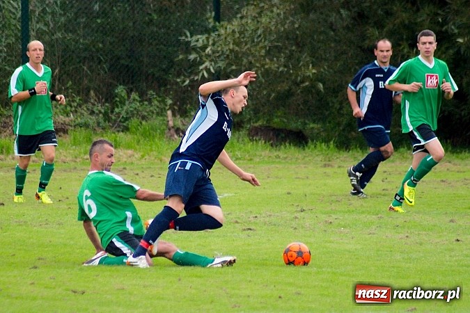 Zdjęcie w galerii na portalu naszraciborz.pl: Nerwowa kanonada w Rudniku. Derby gminy dla Zrywu wiadomości z regionu