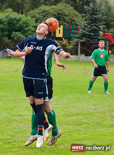 Zdjęcie w galerii na portalu naszraciborz.pl: Nerwowa kanonada w Rudniku. Derby gminy dla Zrywu wiadomości z regionu