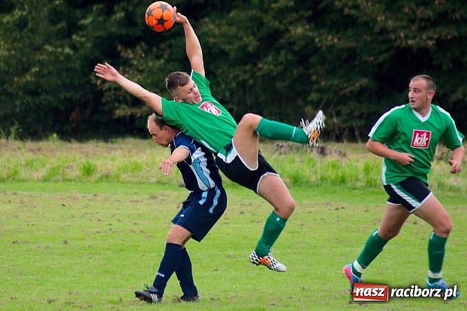 Zdjęcie w galerii na portalu naszraciborz.pl: Nerwowa kanonada w Rudniku. Derby gminy dla Zrywu wiadomości z regionu