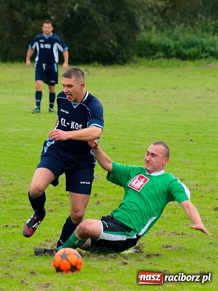 Zdjęcie w galerii na portalu naszraciborz.pl: Nerwowa kanonada w Rudniku. Derby gminy dla Zrywu wiadomości z regionu