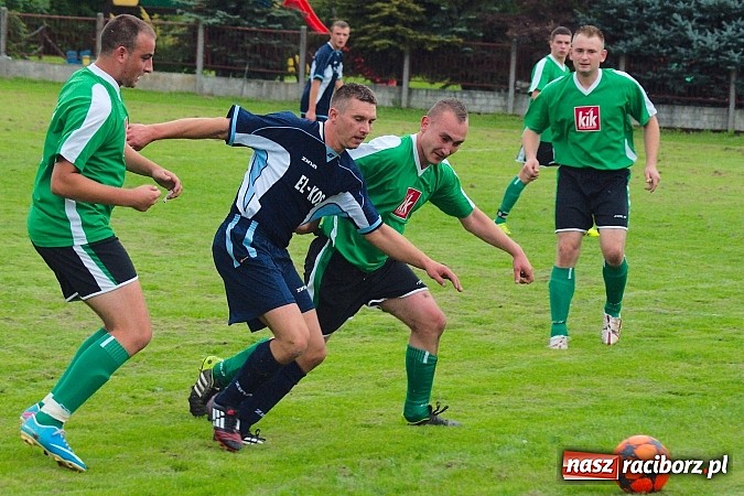 Zdjęcie w galerii na portalu naszraciborz.pl: Nerwowa kanonada w Rudniku. Derby gminy dla Zrywu wiadomości z regionu
