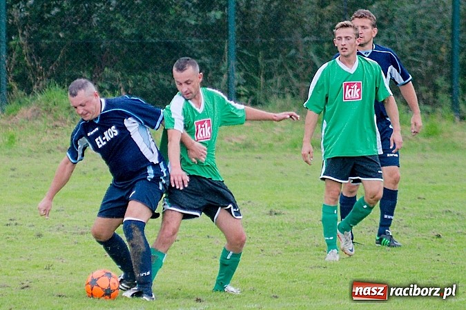 Zdjęcie w galerii na portalu naszraciborz.pl: Nerwowa kanonada w Rudniku. Derby gminy dla Zrywu wiadomości z regionu