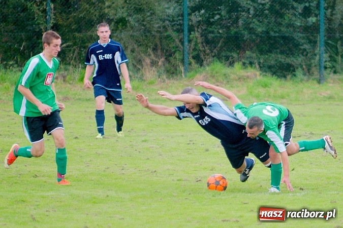 Zdjęcie w galerii na portalu naszraciborz.pl: Nerwowa kanonada w Rudniku. Derby gminy dla Zrywu wiadomości z regionu