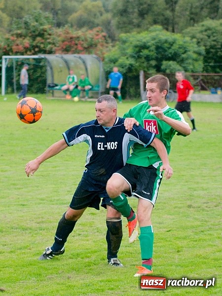 Zdjęcie w galerii na portalu naszraciborz.pl: Nerwowa kanonada w Rudniku. Derby gminy dla Zrywu wiadomości z regionu