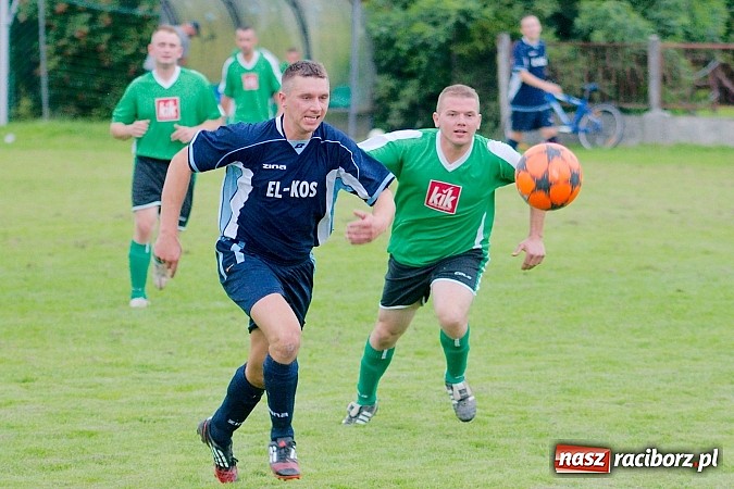 Zdjęcie w galerii na portalu naszraciborz.pl: Nerwowa kanonada w Rudniku. Derby gminy dla Zrywu wiadomości z regionu