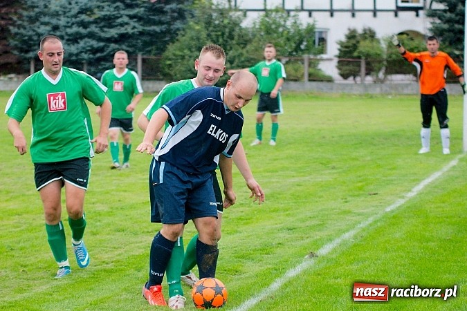 Zdjęcie w galerii na portalu naszraciborz.pl: Nerwowa kanonada w Rudniku. Derby gminy dla Zrywu wiadomości z regionu