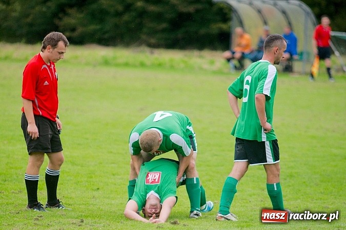 Zdjęcie w galerii na portalu naszraciborz.pl: Nerwowa kanonada w Rudniku. Derby gminy dla Zrywu wiadomości z regionu