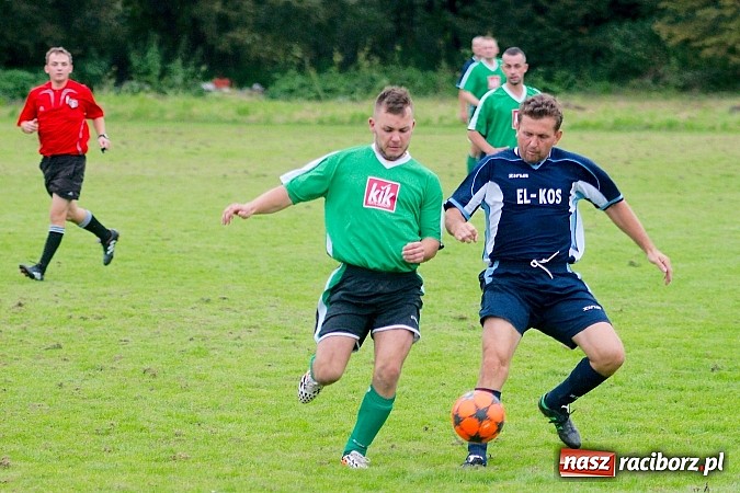 Zdjęcie w galerii na portalu naszraciborz.pl: Nerwowa kanonada w Rudniku. Derby gminy dla Zrywu wiadomości z regionu