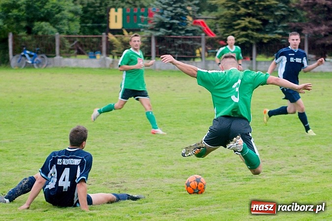 Zdjęcie w galerii na portalu naszraciborz.pl: Nerwowa kanonada w Rudniku. Derby gminy dla Zrywu wiadomości z regionu