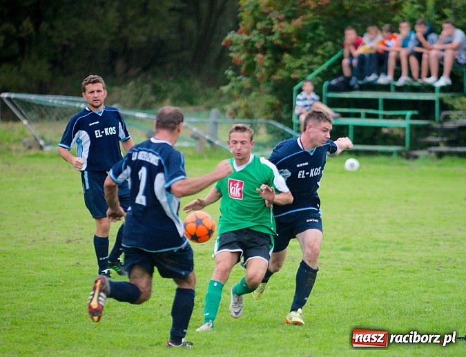Zdjęcie w galerii na portalu naszraciborz.pl: Nerwowa kanonada w Rudniku. Derby gminy dla Zrywu wiadomości z regionu