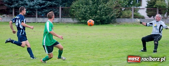 Zdjęcie w galerii na portalu naszraciborz.pl: Nerwowa kanonada w Rudniku. Derby gminy dla Zrywu wiadomości z regionu