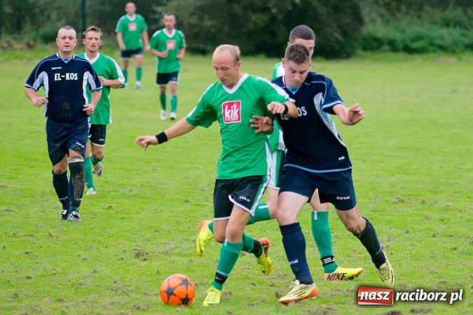 Zdjęcie w galerii na portalu naszraciborz.pl: Nerwowa kanonada w Rudniku. Derby gminy dla Zrywu wiadomości z regionu