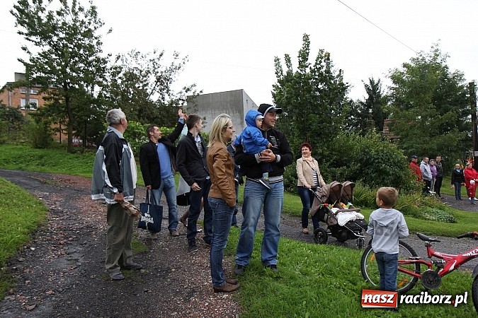 Zdjęcie w galerii na portalu naszraciborz.pl: Korowód dożynkowy w Rzuchowie: Ciągle deszcze, a zboże stoi w polu jeszcze wiadomości z regionu