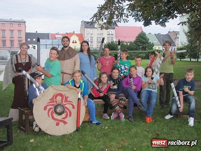 Zdjęcie w galerii na portalu naszraciborz.pl: Magiczne czasy średniowiecza. Wakacyjne obozowisko RCK wiadomości z regionu