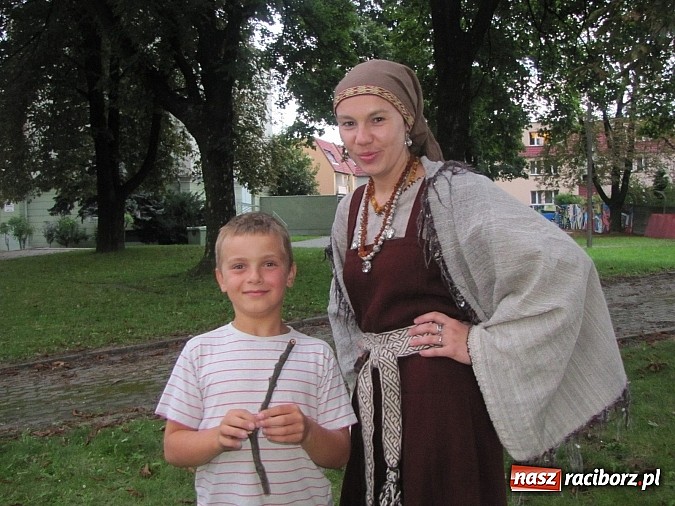 Zdjęcie w galerii na portalu naszraciborz.pl: Magiczne czasy średniowiecza. Wakacyjne obozowisko RCK wiadomości z regionu