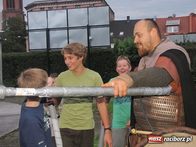 Zdjęcie w galerii na portalu naszraciborz.pl: Magiczne czasy średniowiecza. Wakacyjne obozowisko RCK wiadomości z regionu