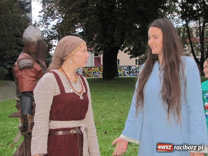 Zdjęcie w galerii na portalu naszraciborz.pl: Magiczne czasy średniowiecza. Wakacyjne obozowisko RCK wiadomości z regionu
