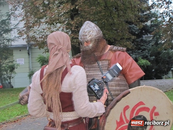 Zdjęcie w galerii na portalu naszraciborz.pl: Magiczne czasy średniowiecza. Wakacyjne obozowisko RCK wiadomości z regionu