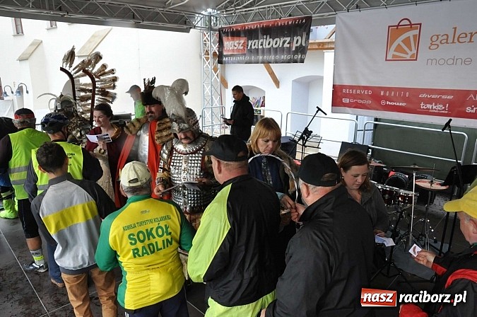 Zdjęcie w galerii na portalu naszraciborz.pl: Łatwo nie było, ale dali rady. Przemarsz Sobieskiego z Rud do Raciborza wiadomości z regionu