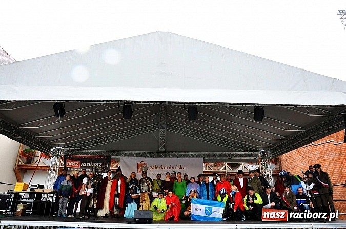 Zdjęcie w galerii na portalu naszraciborz.pl: Łatwo nie było, ale dali rady. Przemarsz Sobieskiego z Rud do Raciborza wiadomości z regionu