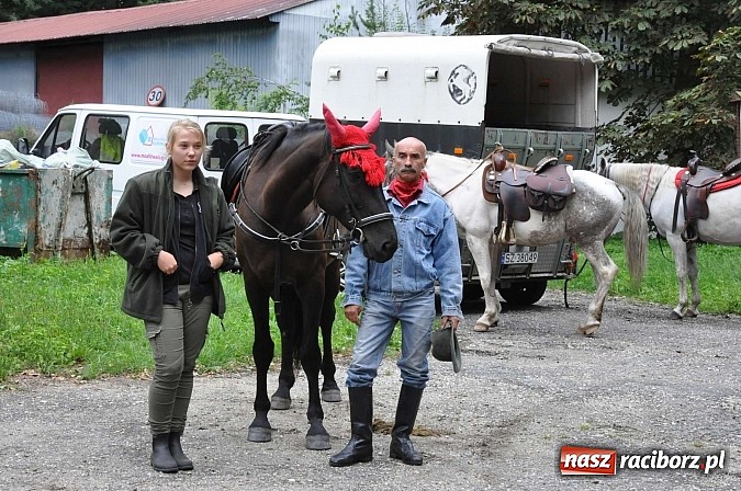 Zdjęcie w galerii na portalu naszraciborz.pl: Łatwo nie było, ale dali rady. Przemarsz Sobieskiego z Rud do Raciborza wiadomości z regionu