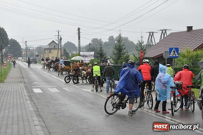 Zdjęcie w galerii na portalu naszraciborz.pl: Łatwo nie było, ale dali rady. Przemarsz Sobieskiego z Rud do Raciborza wiadomości z regionu