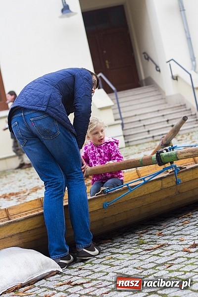 Zdjęcie w galerii na portalu naszraciborz.pl: Rodzinny piknik na raciborskim zamku wiadomości z regionu