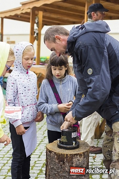Zdjęcie w galerii na portalu naszraciborz.pl: Rodzinny piknik na raciborskim zamku wiadomości z regionu