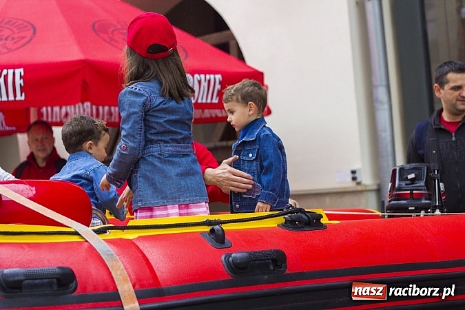 Zdjęcie w galerii na portalu naszraciborz.pl: Rodzinny piknik na raciborskim zamku wiadomości z regionu
