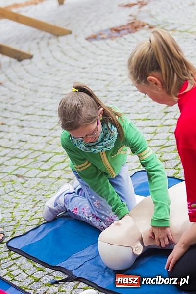 Zdjęcie w galerii na portalu naszraciborz.pl: Rodzinny piknik na raciborskim zamku wiadomości z regionu