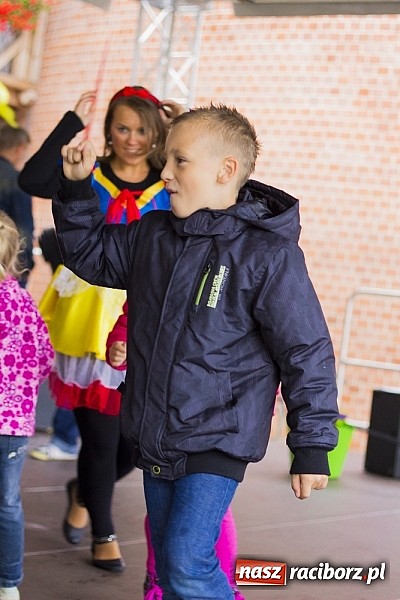 Zdjęcie w galerii na portalu naszraciborz.pl: Rodzinny piknik na raciborskim zamku wiadomości z regionu