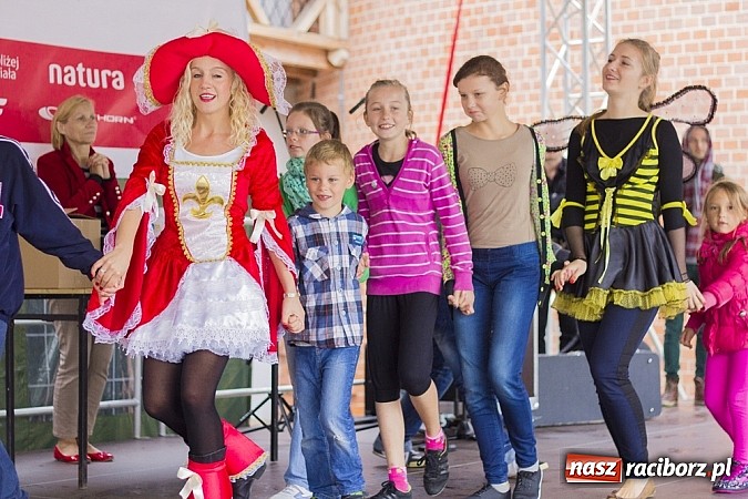 Zdjęcie w galerii na portalu naszraciborz.pl: Rodzinny piknik na raciborskim zamku wiadomości z regionu