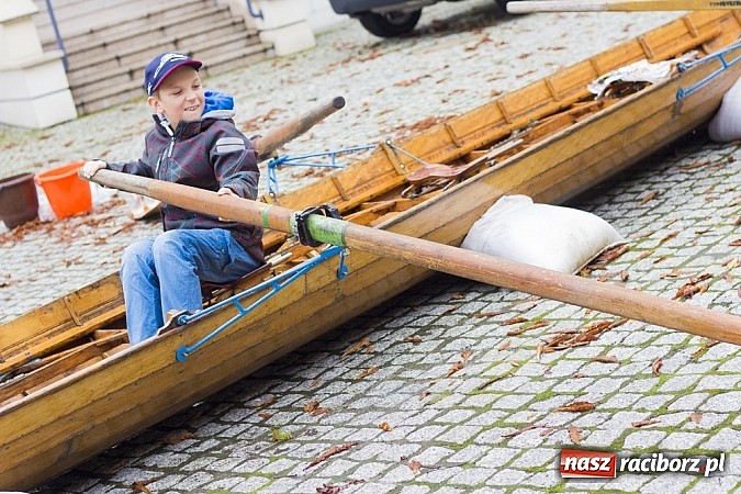 Zdjęcie w galerii na portalu naszraciborz.pl: Rodzinny piknik na raciborskim zamku wiadomości z regionu