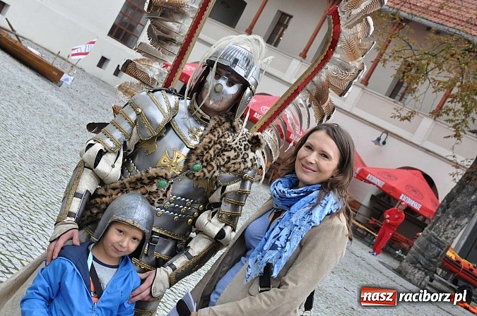 Zdjęcie w galerii na portalu naszraciborz.pl: Rodzinny piknik na raciborskim zamku wiadomości z regionu