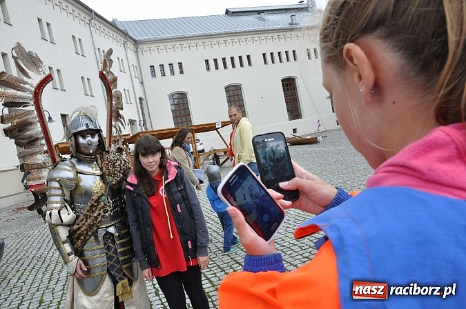 Zdjęcie w galerii na portalu naszraciborz.pl: Rodzinny piknik na raciborskim zamku wiadomości z regionu