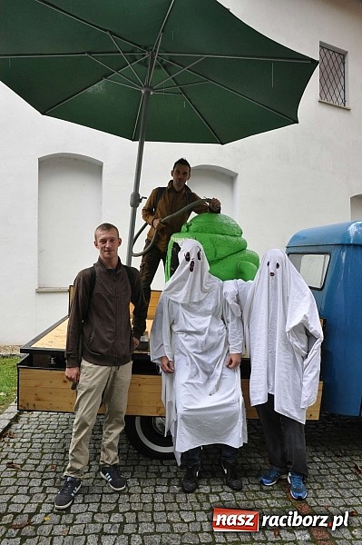 Zdjęcie w galerii na portalu naszraciborz.pl: Rodzinny piknik na raciborskim zamku wiadomości z regionu