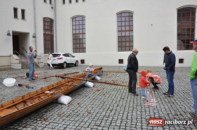 Zdjęcie w galerii na portalu naszraciborz.pl: Rodzinny piknik na raciborskim zamku wiadomości z regionu