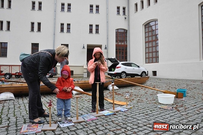 Zdjęcie w galerii na portalu naszraciborz.pl: Rodzinny piknik na raciborskim zamku wiadomości z regionu