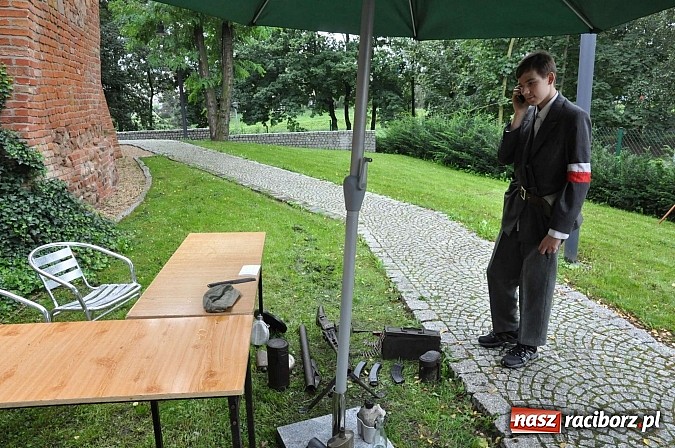 Zdjęcie w galerii na portalu naszraciborz.pl: Rodzinny piknik na raciborskim zamku wiadomości z regionu