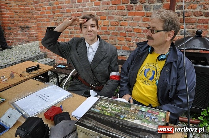 Zdjęcie w galerii na portalu naszraciborz.pl: Rodzinny piknik na raciborskim zamku wiadomości z regionu