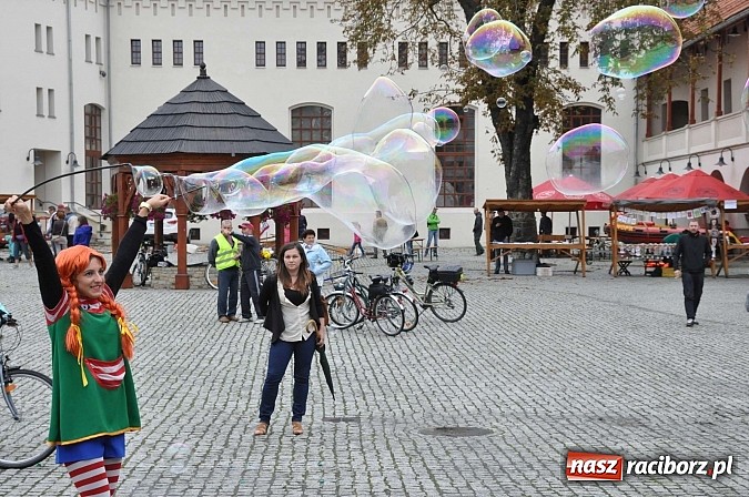 Zdjęcie w galerii na portalu naszraciborz.pl: Rodzinny piknik na raciborskim zamku wiadomości z regionu
