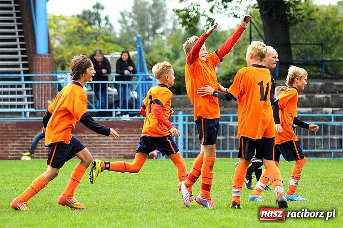 Zdjęcie w galerii na portalu naszraciborz.pl: I Turniej im. Zbigniewa Oszka za nami. Zwycięstwo piłkarzy z Częstochowy wiadomości z regionu