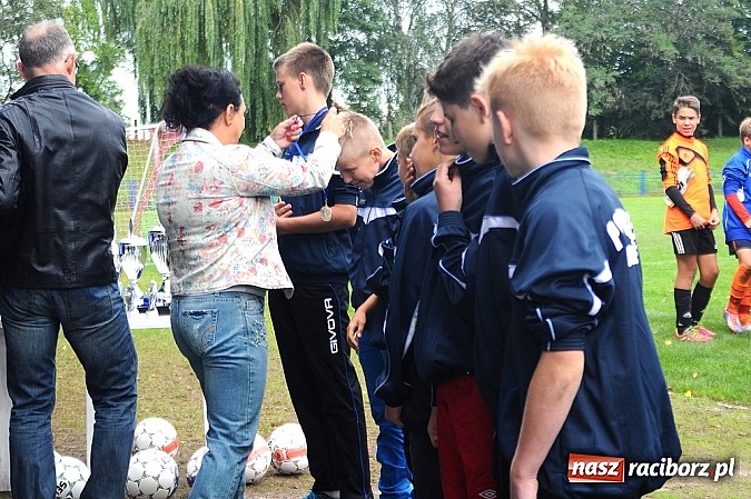 Zdjęcie w galerii na portalu naszraciborz.pl: I Turniej im. Zbigniewa Oszka za nami. Zwycięstwo piłkarzy z Częstochowy wiadomości z regionu
