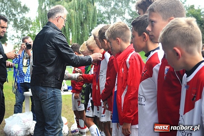 Zdjęcie w galerii na portalu naszraciborz.pl: I Turniej im. Zbigniewa Oszka za nami. Zwycięstwo piłkarzy z Częstochowy wiadomości z regionu