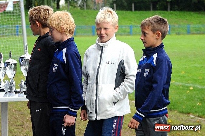 Zdjęcie w galerii na portalu naszraciborz.pl: I Turniej im. Zbigniewa Oszka za nami. Zwycięstwo piłkarzy z Częstochowy wiadomości z regionu