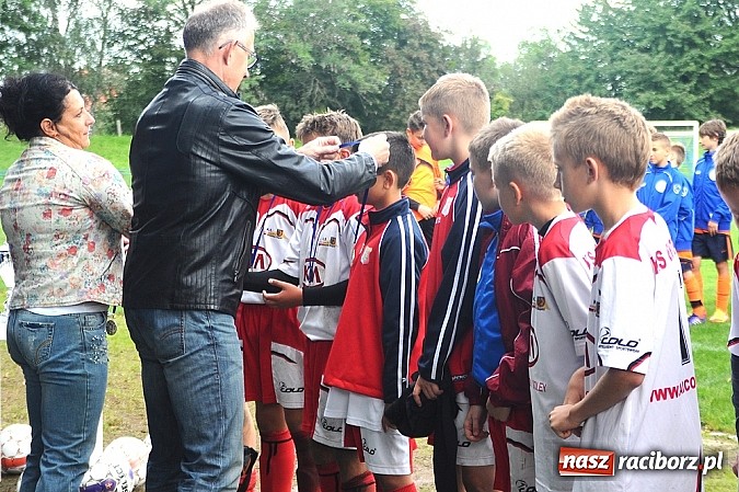 Zdjęcie w galerii na portalu naszraciborz.pl: I Turniej im. Zbigniewa Oszka za nami. Zwycięstwo piłkarzy z Częstochowy wiadomości z regionu