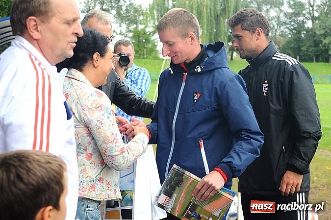 Zdjęcie w galerii na portalu naszraciborz.pl: I Turniej im. Zbigniewa Oszka za nami. Zwycięstwo piłkarzy z Częstochowy wiadomości z regionu